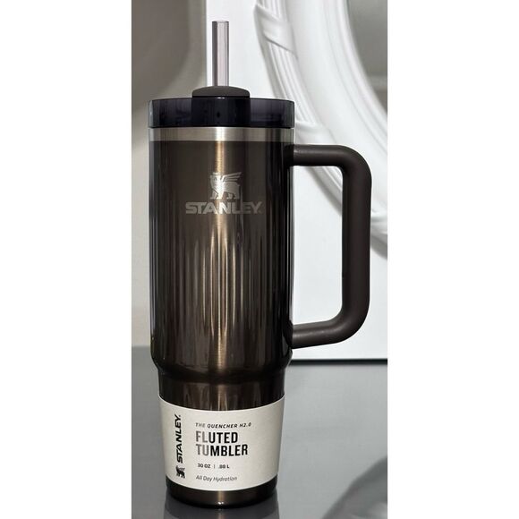 Stanley Quencher H2.0 Fluted Tumbler 30oz, GUNMETAL SHINE - Picture 2 of 5
